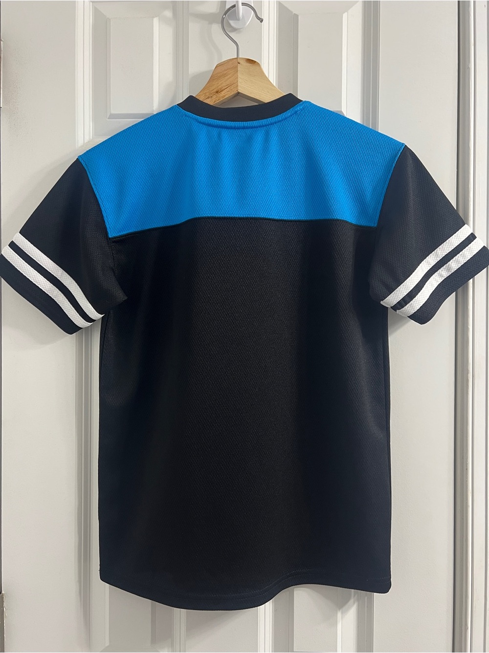 Carolina Panthers NFL Team Apparel Short Sleeve Jersey- Boys Medium 10-12 - Picture 2 of 8